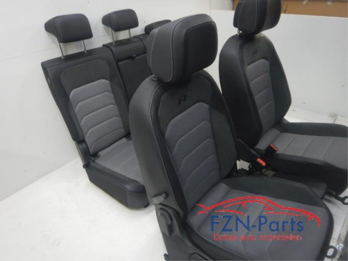 VW Tiguan 5NA R-Line Interieur Alcantara Stof Leer Verwarmd Voorstoelen hoogteverstel en verwarmbaarAirbags voorAirbags Achter overzettenZonder deurpanelenOude airbags retourInterieur, Stof, Leer, Alcantara, Tiguan 5NA