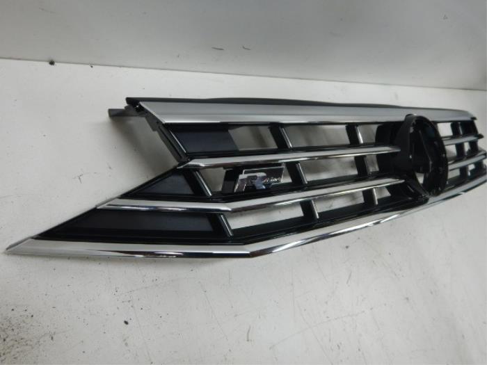 VW Passat B8 Facelift R-line Grille Chrome