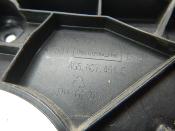 Audi A6 4G5 Sedan Bumpergeleider Links-achter