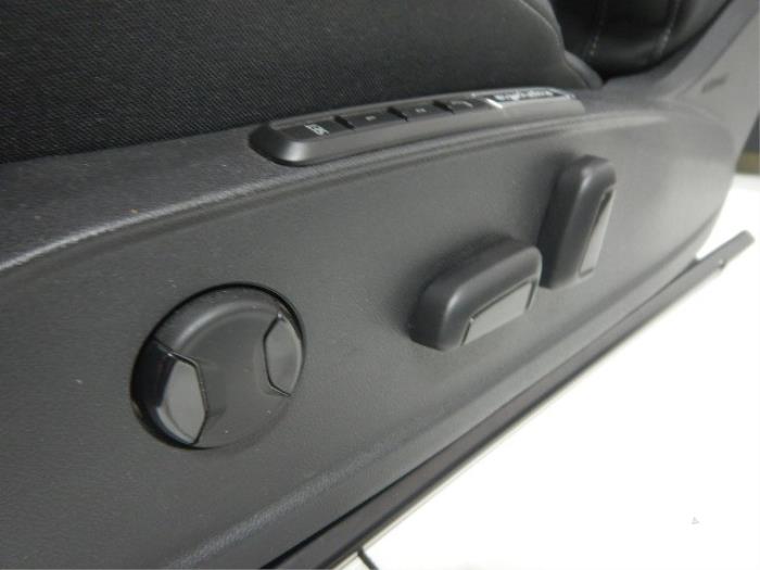 VW Golf 8 5H Interieur Stof Alcantara met Deurpanelen Voorstoelen elektrisch hoogteverstelbaarMassage MIST MODULE Eigen airbags overzetten GEEN STOELVERWARMING5 deurs , Interieur , Stof Alcantara , Stoel Stoelen Achterbank Deurpaneel