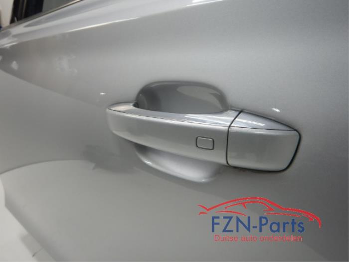 Portier 4Deurs links-achter Audi A8 (22743245)