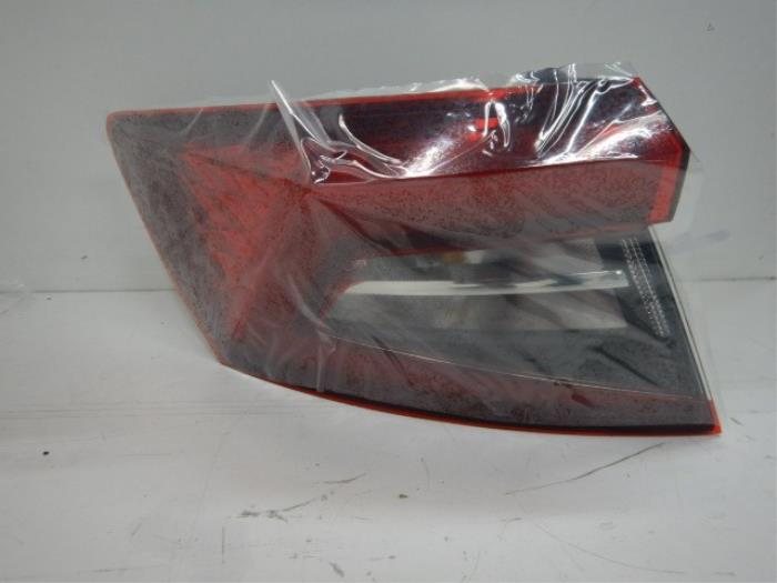 Achterlicht links Skoda Karoq (22724719)