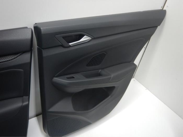 VW Golf 8 Facelift GTI Interieur Leer Compleet Zwart Grijs Rood Voorstoelen Memory, Elektrisch Verstelbaar, VerwarmbaarVerkoelbaar Deurpanelen Verlicht Geen AirbagsInterieur, Compleet 2.0 GTI Clubsport