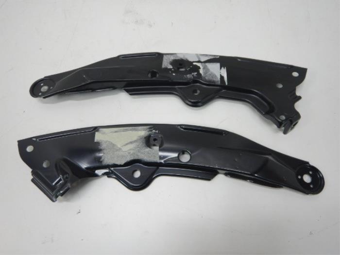 VW Golf 8 Koplamphouder Set L + R