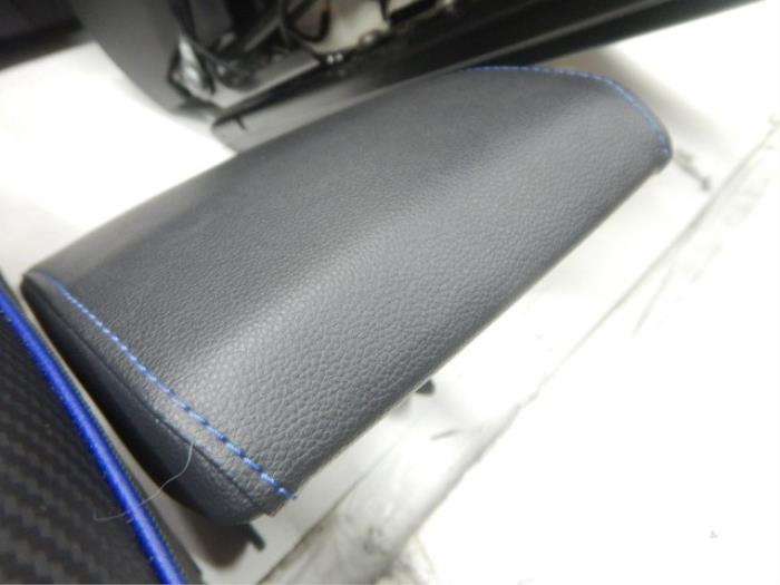 VW Golf 8 R Interieur Leder Stof Verwarmd Koeling Memory Carbon