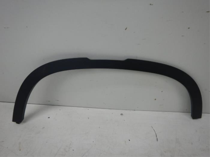 Land Rover Defender L663 Wielrandbekleding Rechts-voor