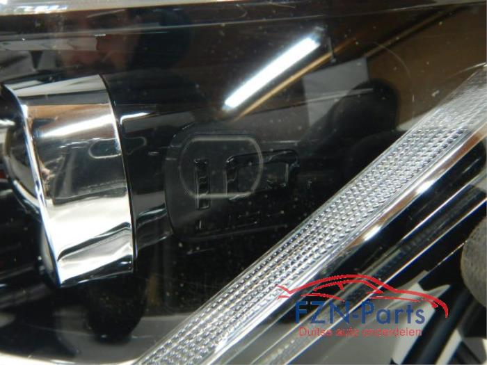 VW Golf 8 IQ LED Chrome Koplamp Links