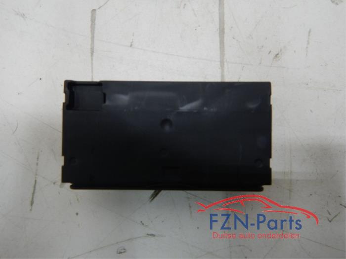 AUX/USB aansluiting Audi A4 (22732792)