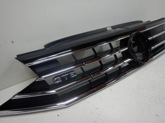 VW Passat B8 Facelift GTE Grille