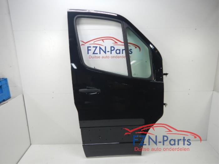 Mercedes-Benz Sprinter W907 Portier Rechts-voor