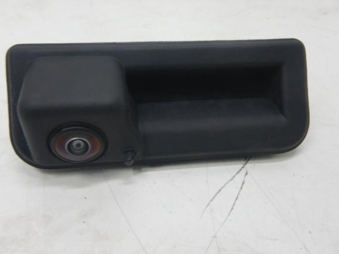 VW Tiguan 571 Backup Camera