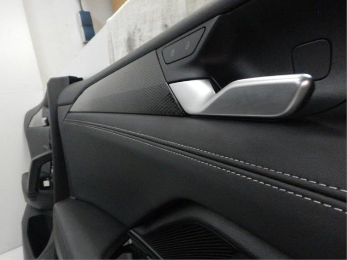 VW Tiguan 571 Life Edition Stof Leer Interieur+ Deurpanelen Voorstoelen Hoogteverstel en VerwarmbaarZonder StoelairbagOude overzettenInterieur, Verwarmbaar, Deurpanelen, Stof leer, Tiguan 571 2.0 TDI 157056