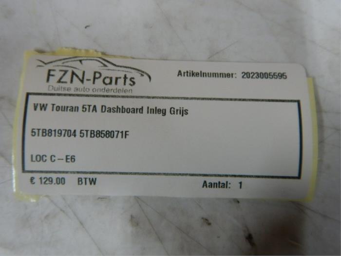 VW Touran 5TA Dashboard Inleg Grijs