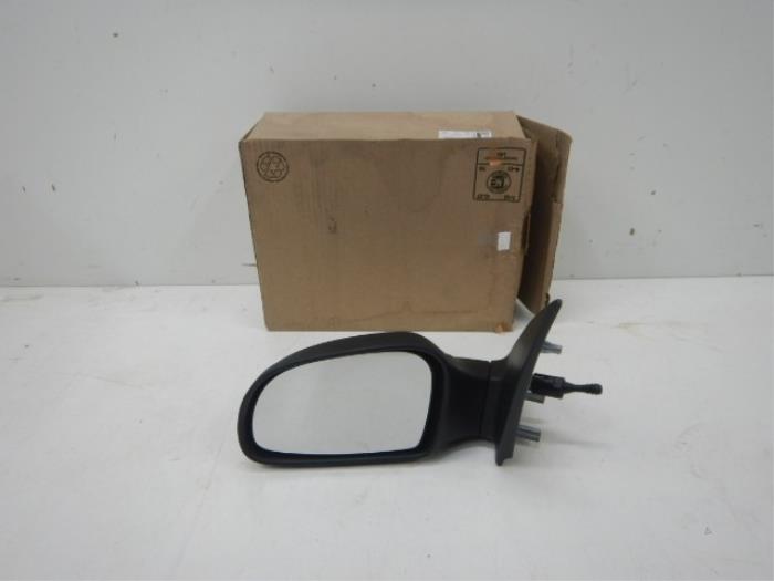 Citroen Saxo Spiegel links L
