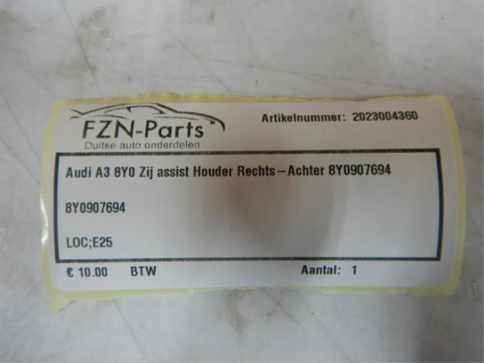 Audi A3 8Y0 Side assist Houder Rechts-achter