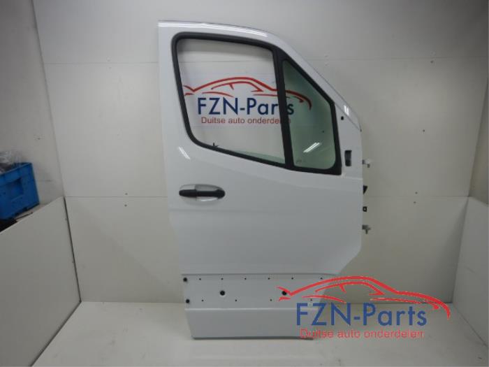 Mercedes-Benz Sprinter W907 Portier Rechts-voor