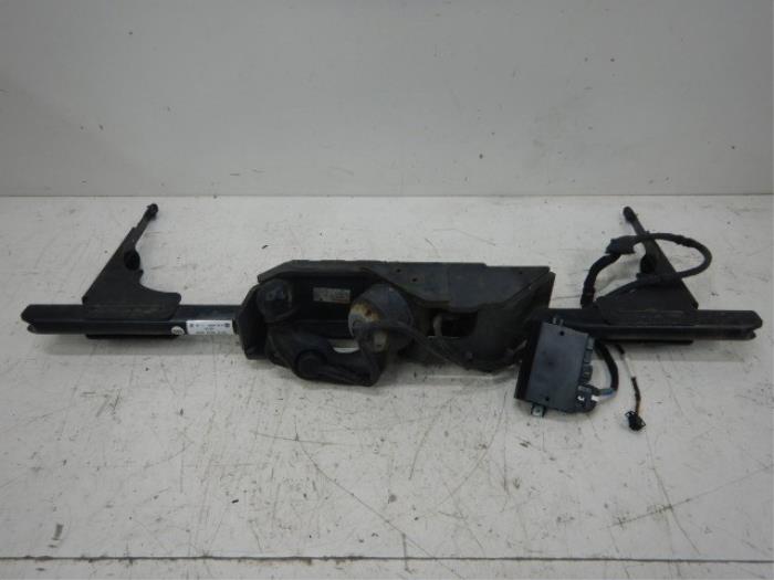 VW Touran 5TA Zwenkbare Trekhaak met Module