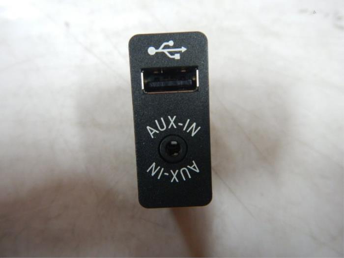 AUX/USB aansluiting BMW 1-Serie (22732794)