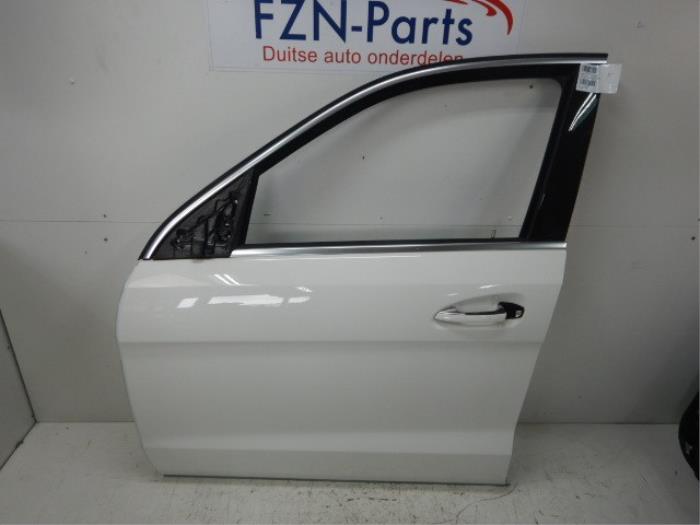 Portier 4Deurs links-voor Mercedes Diversen (22723256)