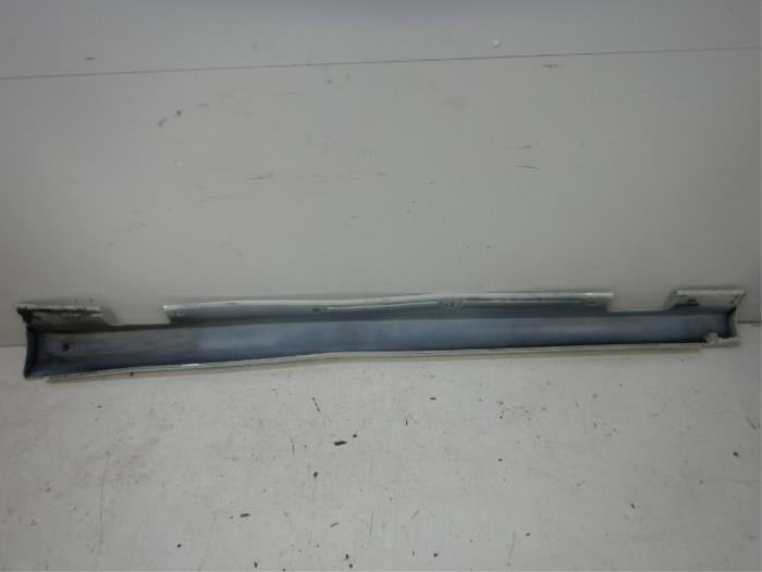 Zijskirt rechts Mercedes B-Klasse (22727843)