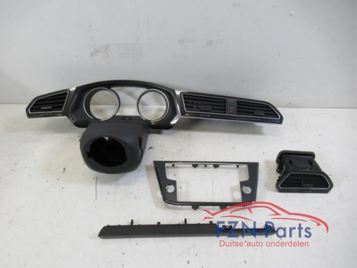 VW Tiguan 5NA Dashboard Inlegset Grijs