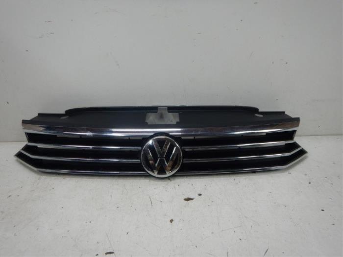 VW Passat B8 Grille Chrome