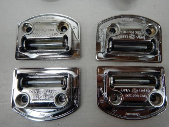 Audi A5 8T Bevestingspunt + Houder Bagageruimte