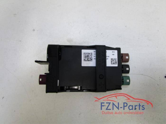 VW Golf 7 USB Hub Spanningsomvormer