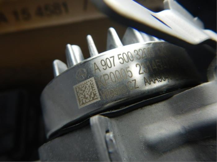 Extra waterpomp Mercedes Sprinter (22729257)