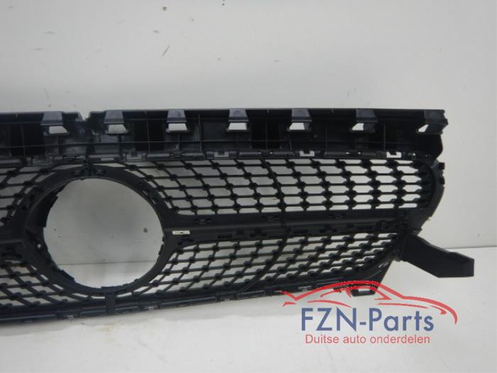 Mercedes-Benz CLA W117 Nightpakket Diamond Grille