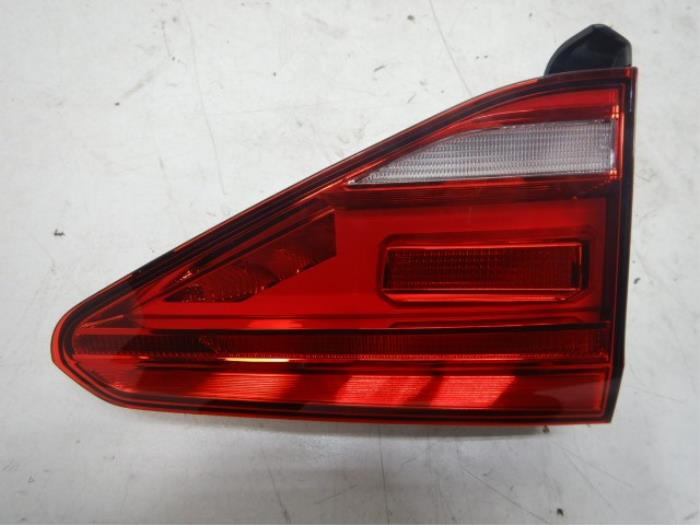 VW Touran 5TA Achterlicht Links binnen