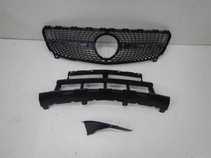 Mercedes-Benz A-Klasse W176 Diamond Grille