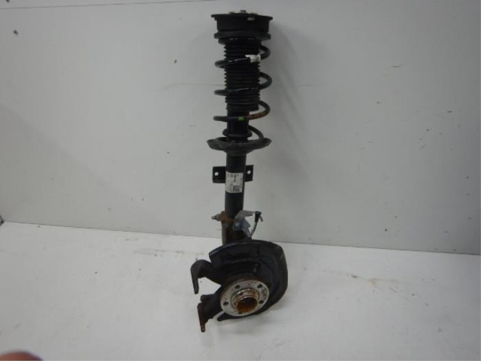 Wielophanging links-voor Audi A1 (22729792)