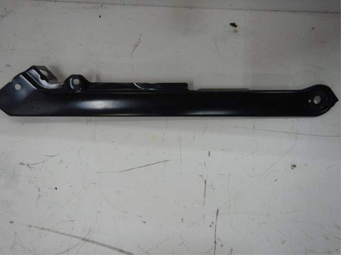 Koplampframe links Volkswagen Golf (22745441)