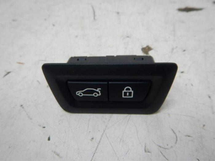 Schakelaar achterklep BMW 7-Serie (22740817)