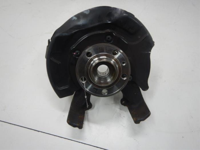 VW Polo 2G Fusee Links-Voor