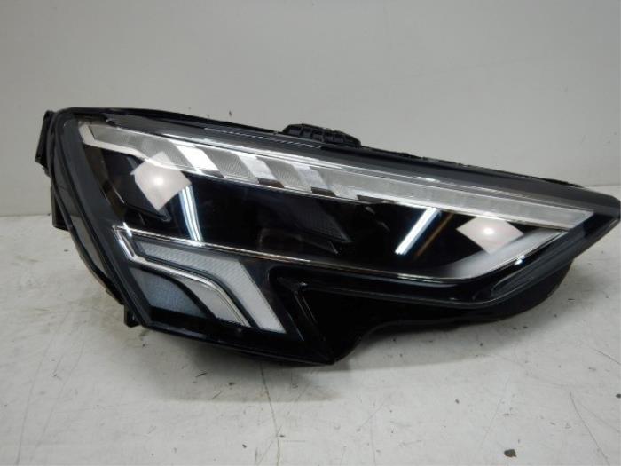 Audi A3 8Y VOLLED Koplamp Rechts