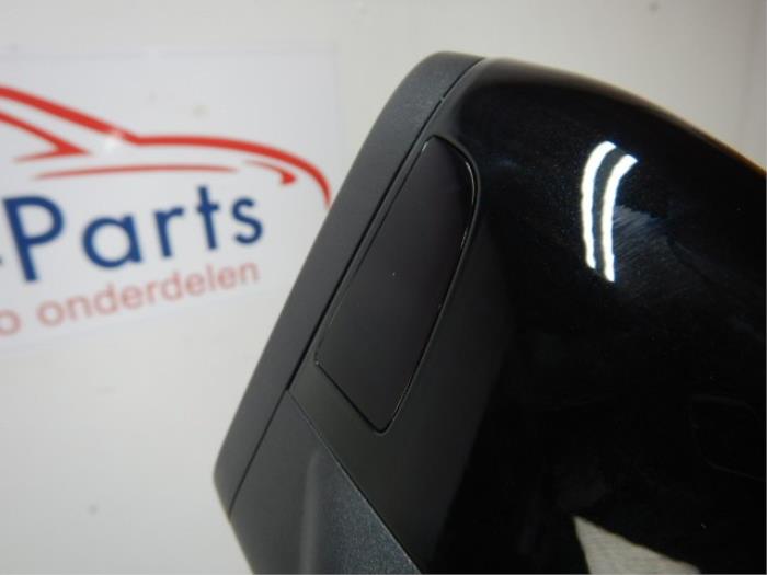 VW Golf 8 Facelift Spiegel Links Inklapbaar Side-assist ( Zij buitenspiegel ) Kleur: LY9T Mythosschwarz ZwartElektrisch verstel verwarm en inklapbaarSide assist past alleen op golf 8 Zij buiten spiegel huis compleet spiegelkap spiegelglas