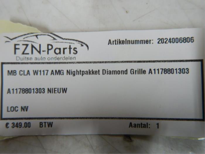 Mercedes-Benz CLA W117 AMG Nightpakket Diamond Grille