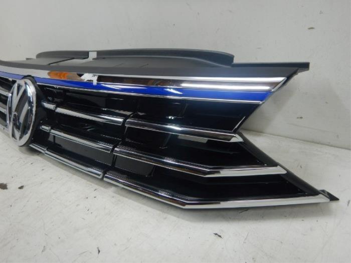 VW Passat B8 GTE Grille