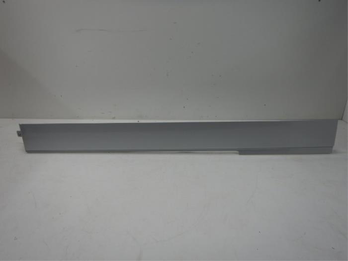 VW Transporter T6.1 Afdekplaat Zijpaneel Schuifdeur Links LA7W Kleur: LA7W Reflex Silver