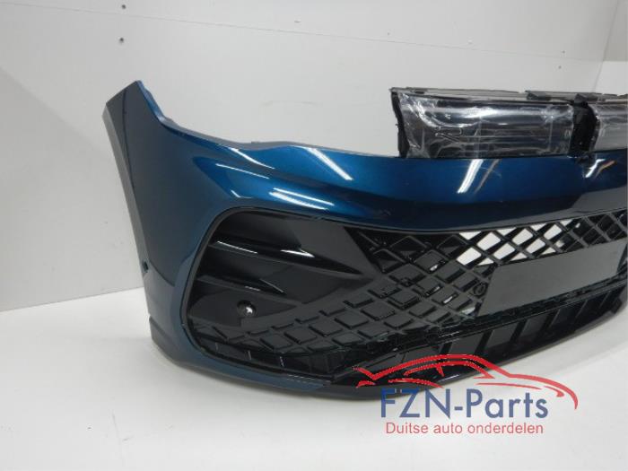 VW Tiguan 571 Voorbumper R-Line met Grille 6PDC LP5J Kleur: LP5J Nightshade blue 571807217BGrille verlicht Mist chrome lijst zie fotosVoor bumper voorzijde R Line Grille Blauw 2.0 TDI 157056 01-09-2023 07-03-2024
2.0 TDI 4motion 157100 01-09-2023 07-03-2024
1.5 eTSI 157055 01-09-2023 07-03-2024
1.5 eTSI 157054 01-09-2023 07-03-2024 Voorbumper Bumpers, grille en toebehoren