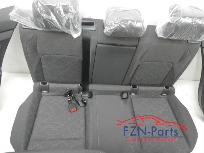 VW Golf 8 Interieur Stof Comfortline met Deurpanelen RHD 2.0 TDI GTD 143527 01-09-2020 07-03-2024
1.0 eTSI