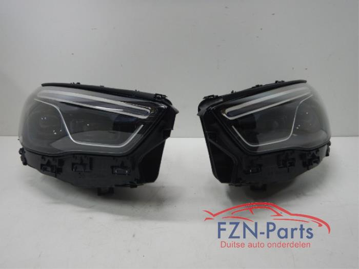 Koplampset links+rechts Mercedes GLA (22722961)