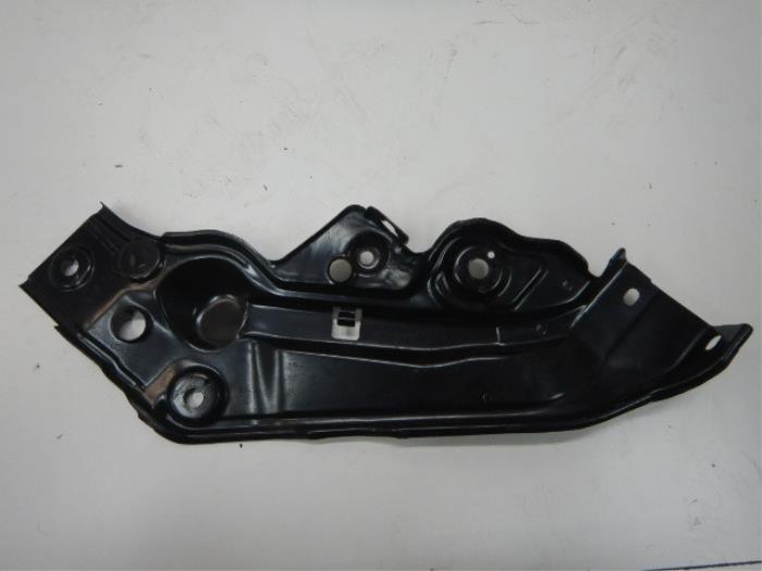 VW Polo 2G Koplamphouder Links