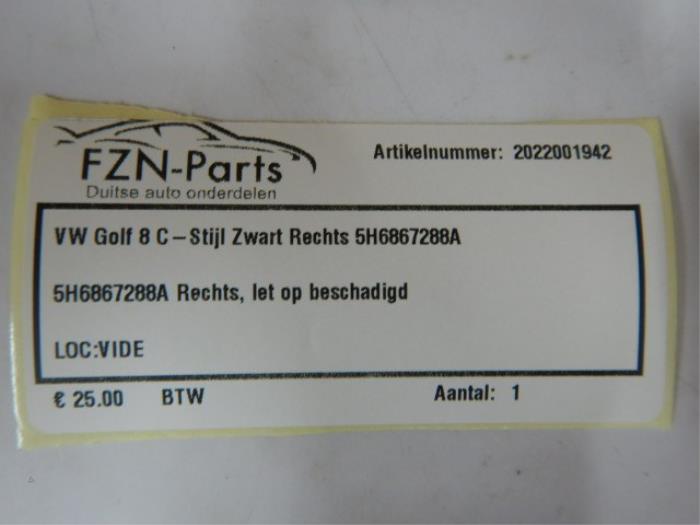 VW Golf 8 C-Stijl Zwart Rechts