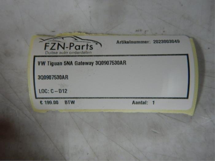 Gateway module Volkswagen Tiguan (22734217)