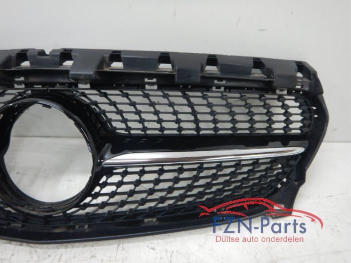 Mercedes-Benz W117 CLA-Klasse Grille