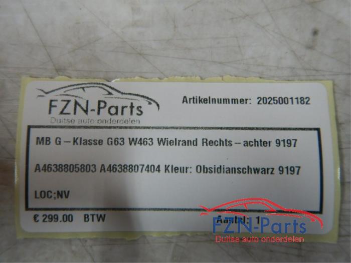 Wielrand achter Mercedes G-Klasse (22743551)