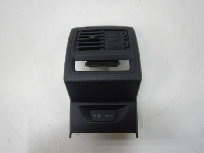 VW Golf 8 Middenconsole Armsteun Achterzijde USB-C